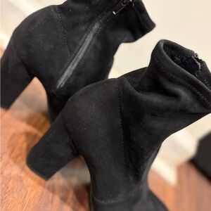 Elegant Black Ankle Boots